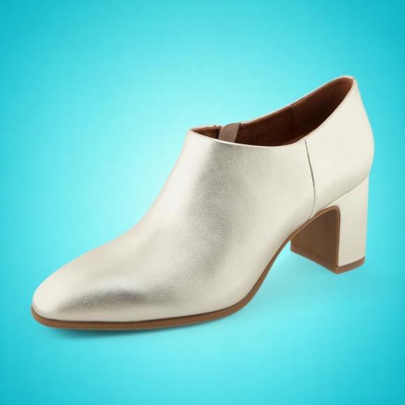 AEROSOLES Shoes - New Women's Aerosoles Gold Metal Leather Melina Shoes, Size 9. Retail for $145